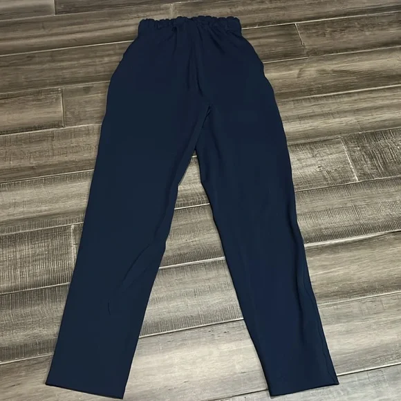 EUC Lululemon Keep Moving Pant 7/8 High-Rise 0 - Picture 4 of 12
